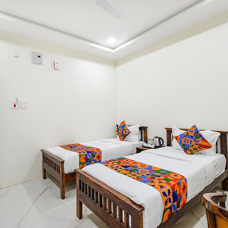 Fabhotel Ssr Ikon Suites - Nr Hyderabad Central University, Kondapur Exterior foto