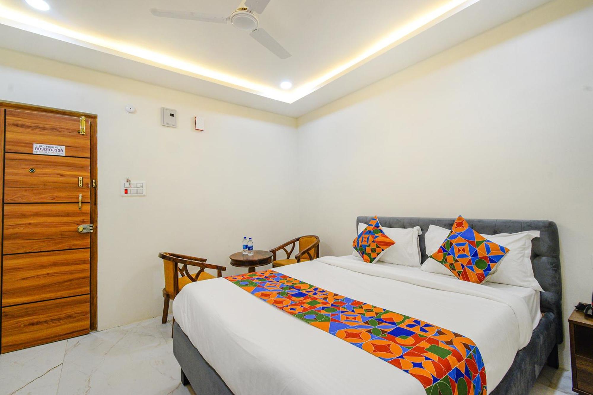 Fabhotel Ssr Ikon Suites - Nr Hyderabad Central University, Kondapur Exterior foto