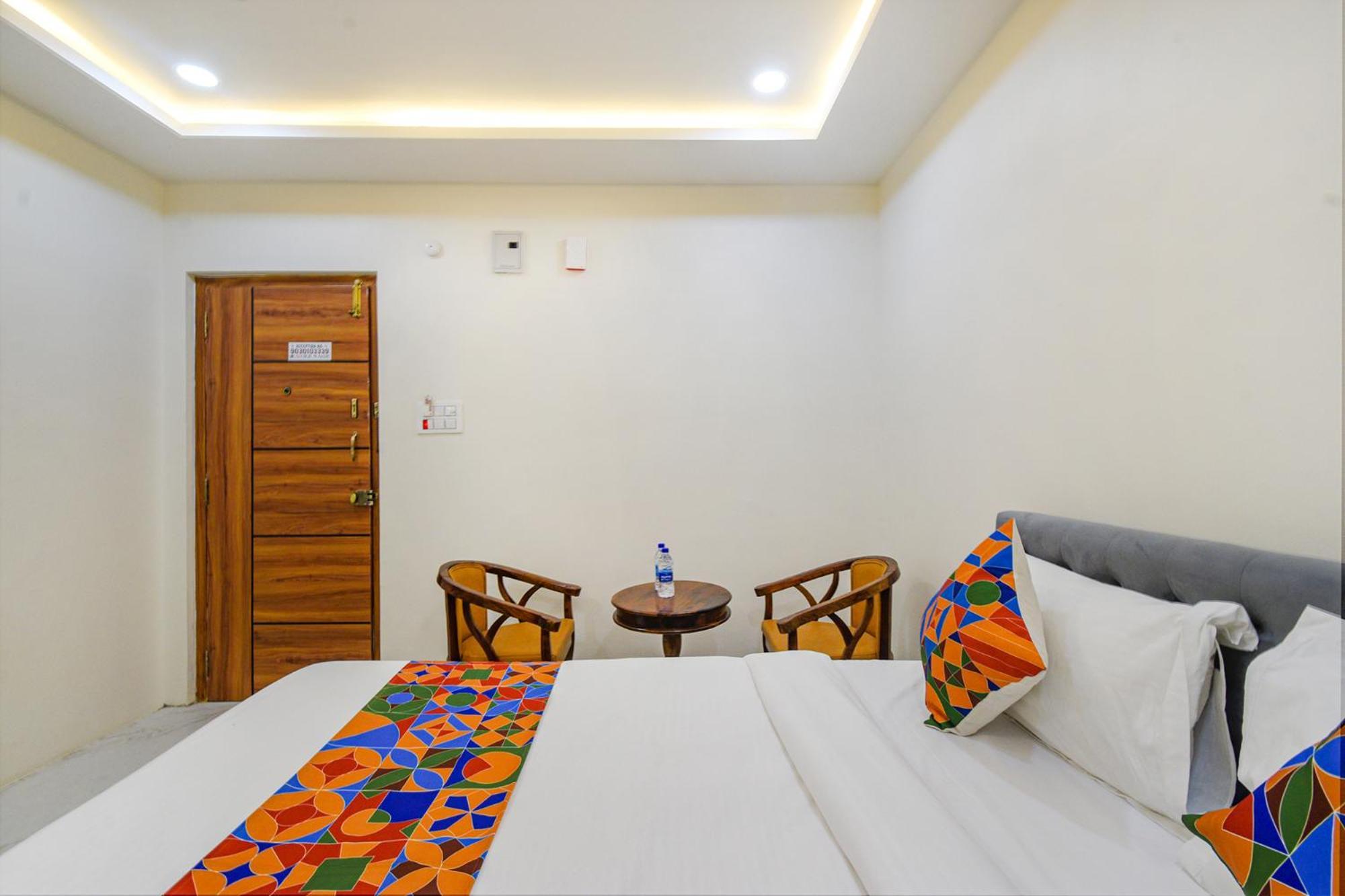 Fabhotel Ssr Ikon Suites - Nr Hyderabad Central University, Kondapur Exterior foto