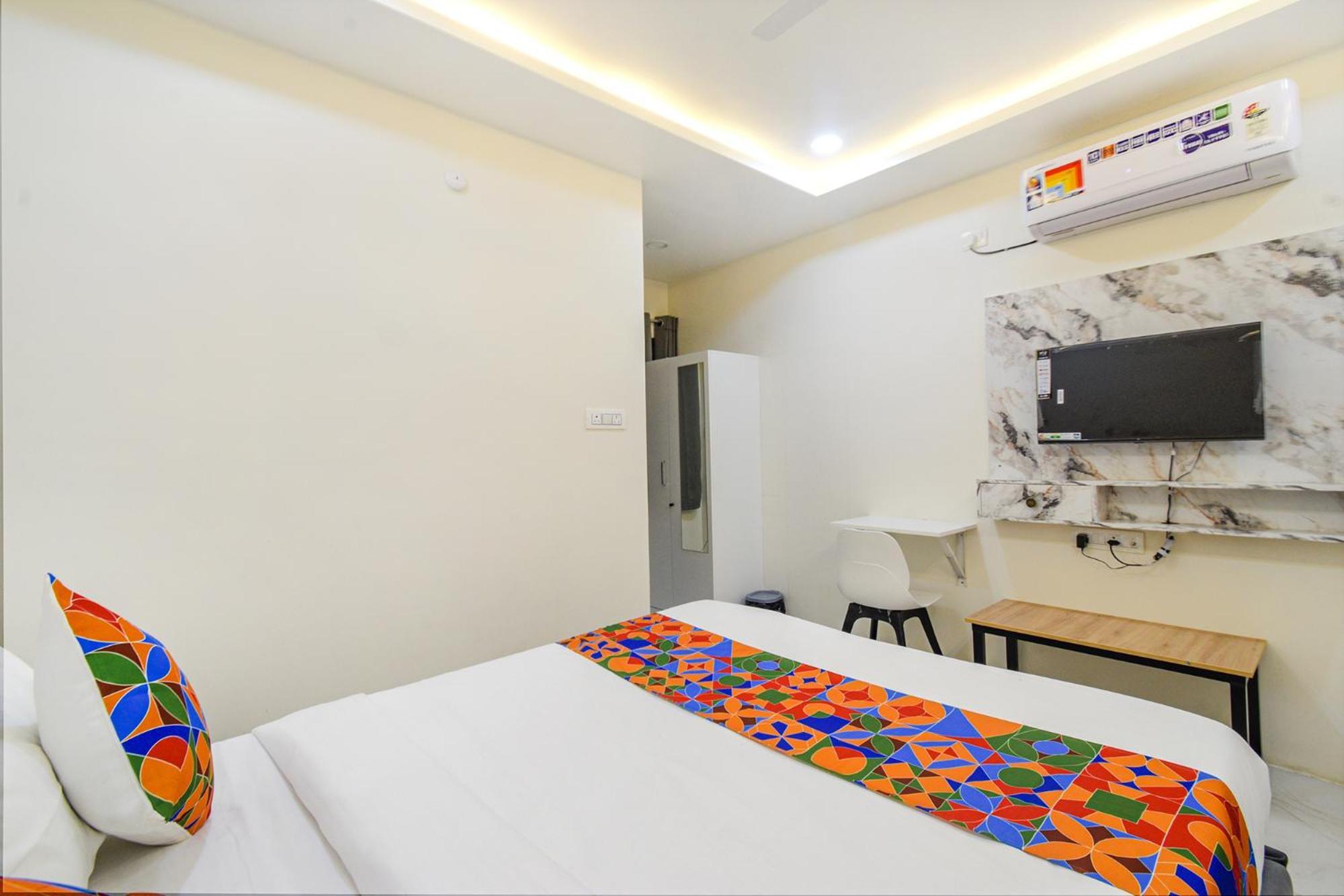 Fabhotel Ssr Ikon Suites - Nr Hyderabad Central University, Kondapur Exterior foto