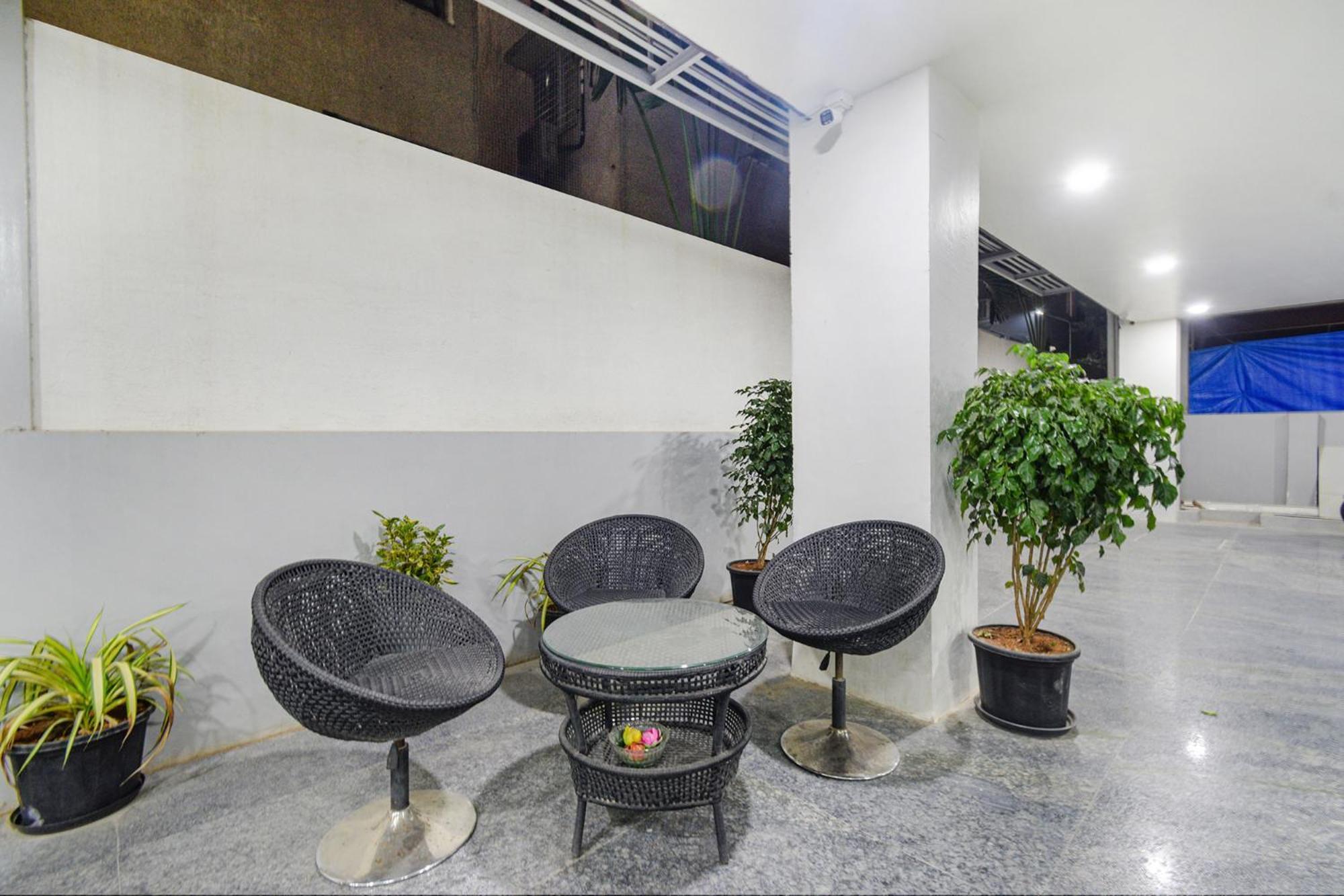 Fabhotel Ssr Ikon Suites - Nr Hyderabad Central University, Kondapur Exterior foto