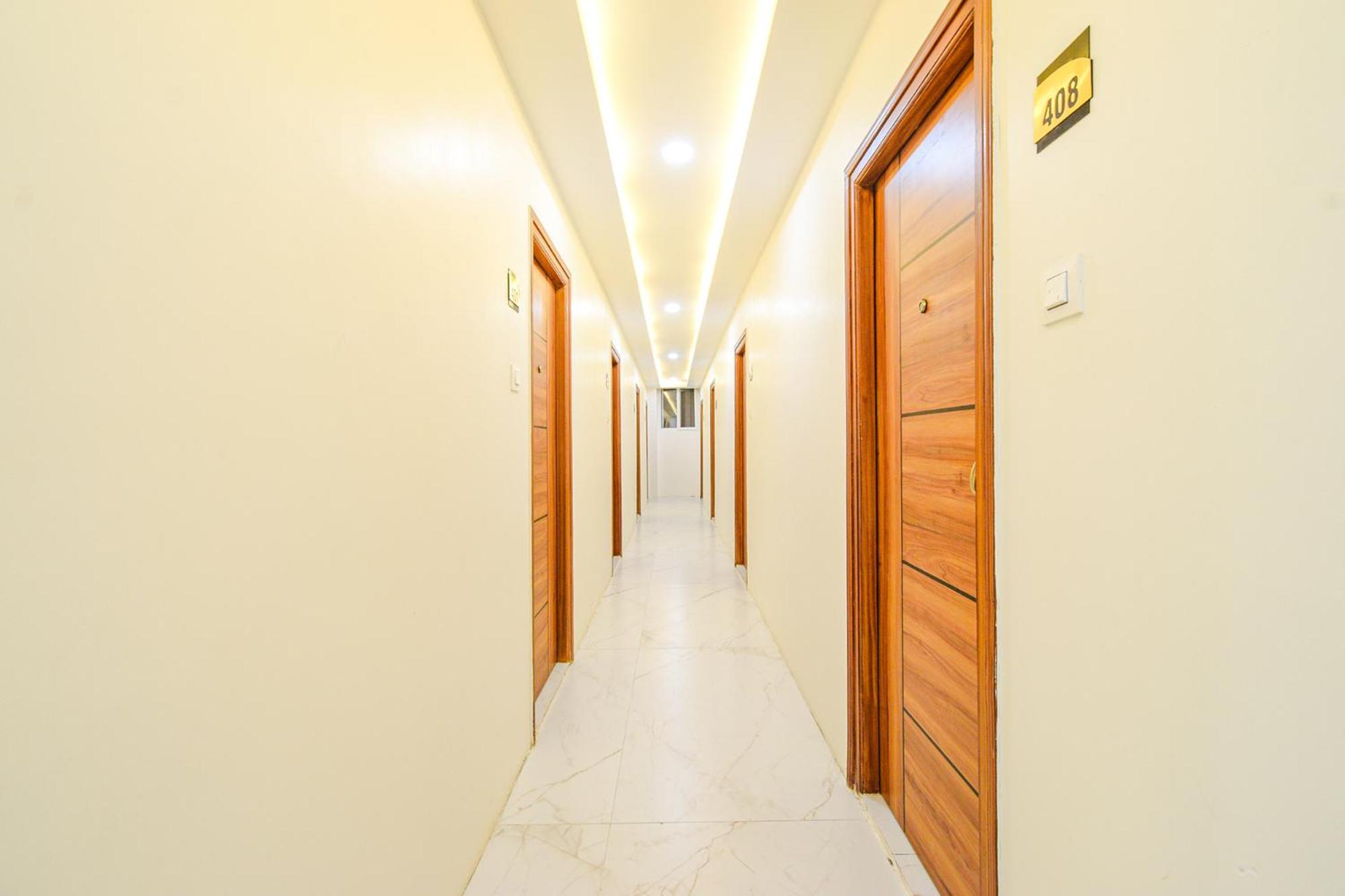 Fabhotel Ssr Ikon Suites - Nr Hyderabad Central University, Kondapur Exterior foto